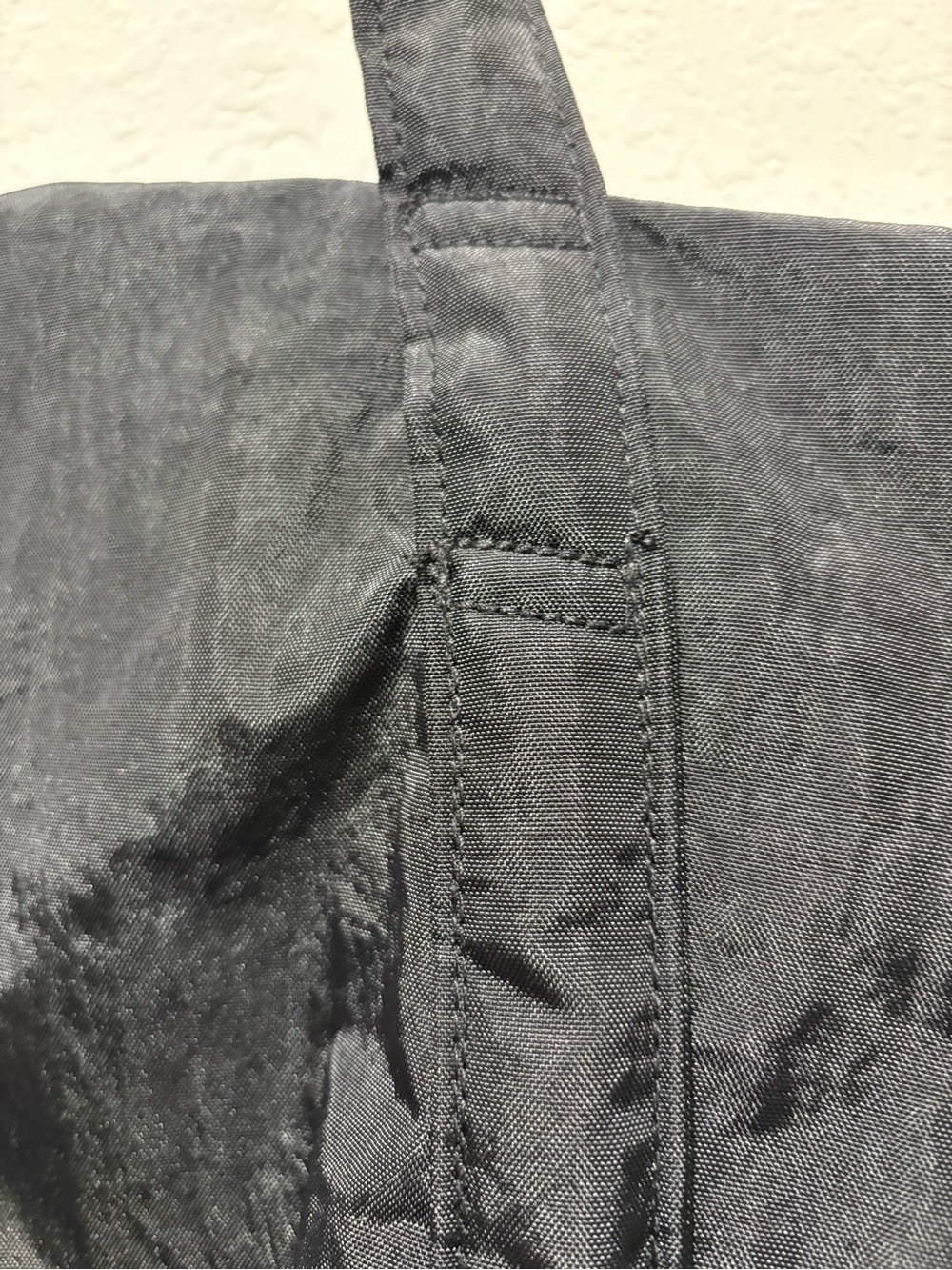 Baggu Mini Cloud in Black - Picture 4 of 8